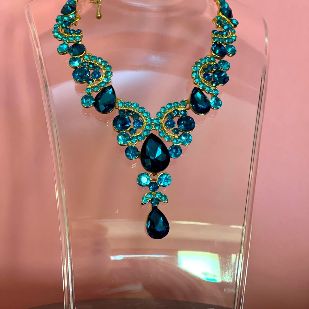Turquoise Blue Necklace Crystal adjustable length